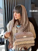 شال پاییزه ریشه دار وارداتی کد nil31540